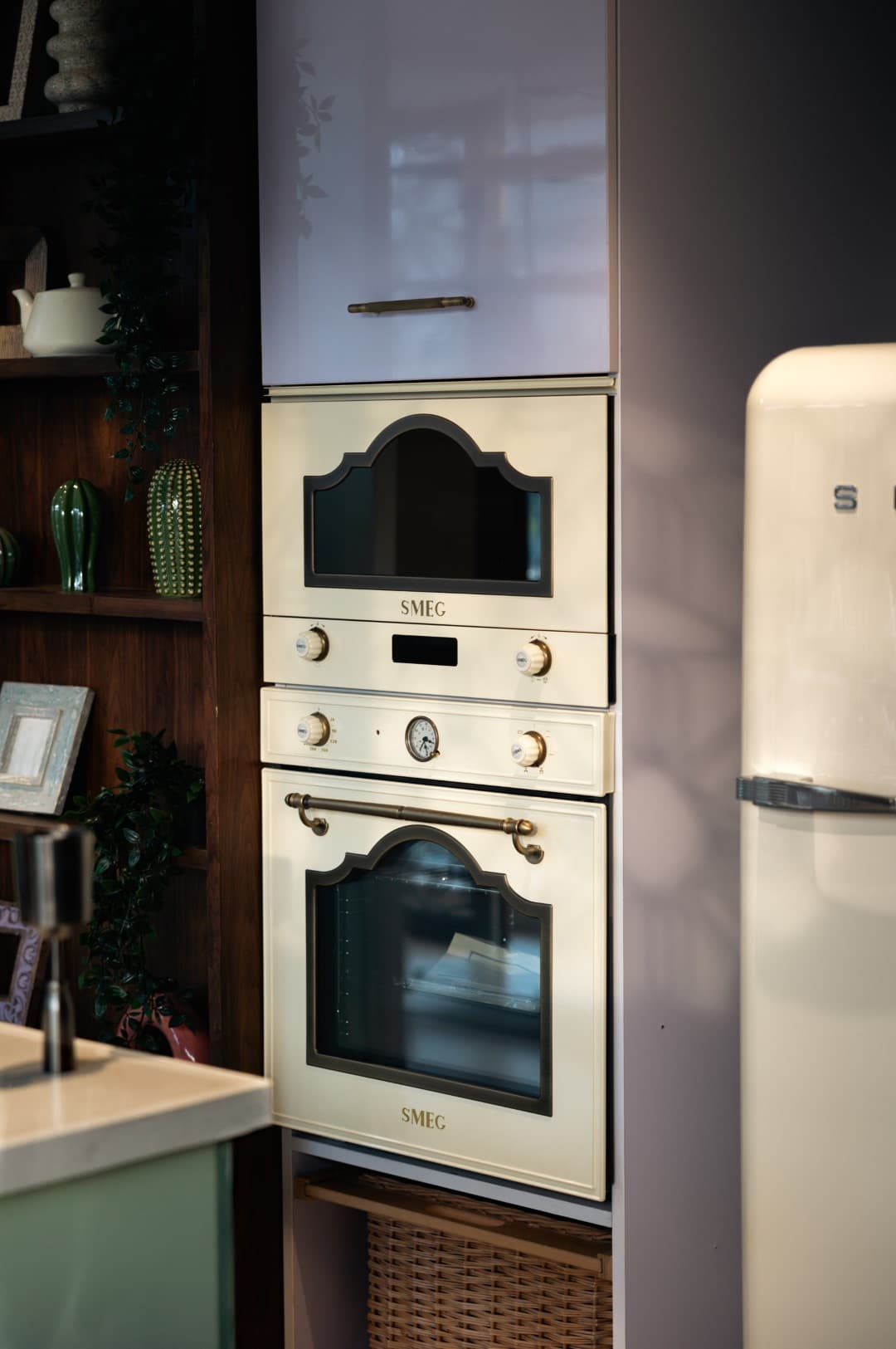 Antique-inspired detail
